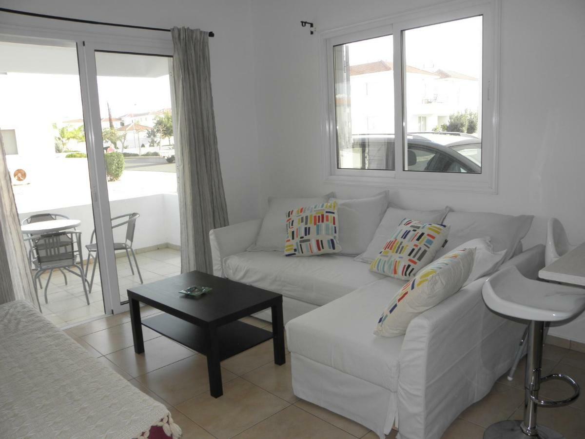 Cosy Apartment In A Luxury Resort Paralimni Exterior foto